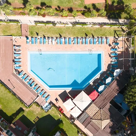 Old Village & Prestige Parque de vacaciones 3*