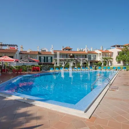 老村及威望假日公园 3*